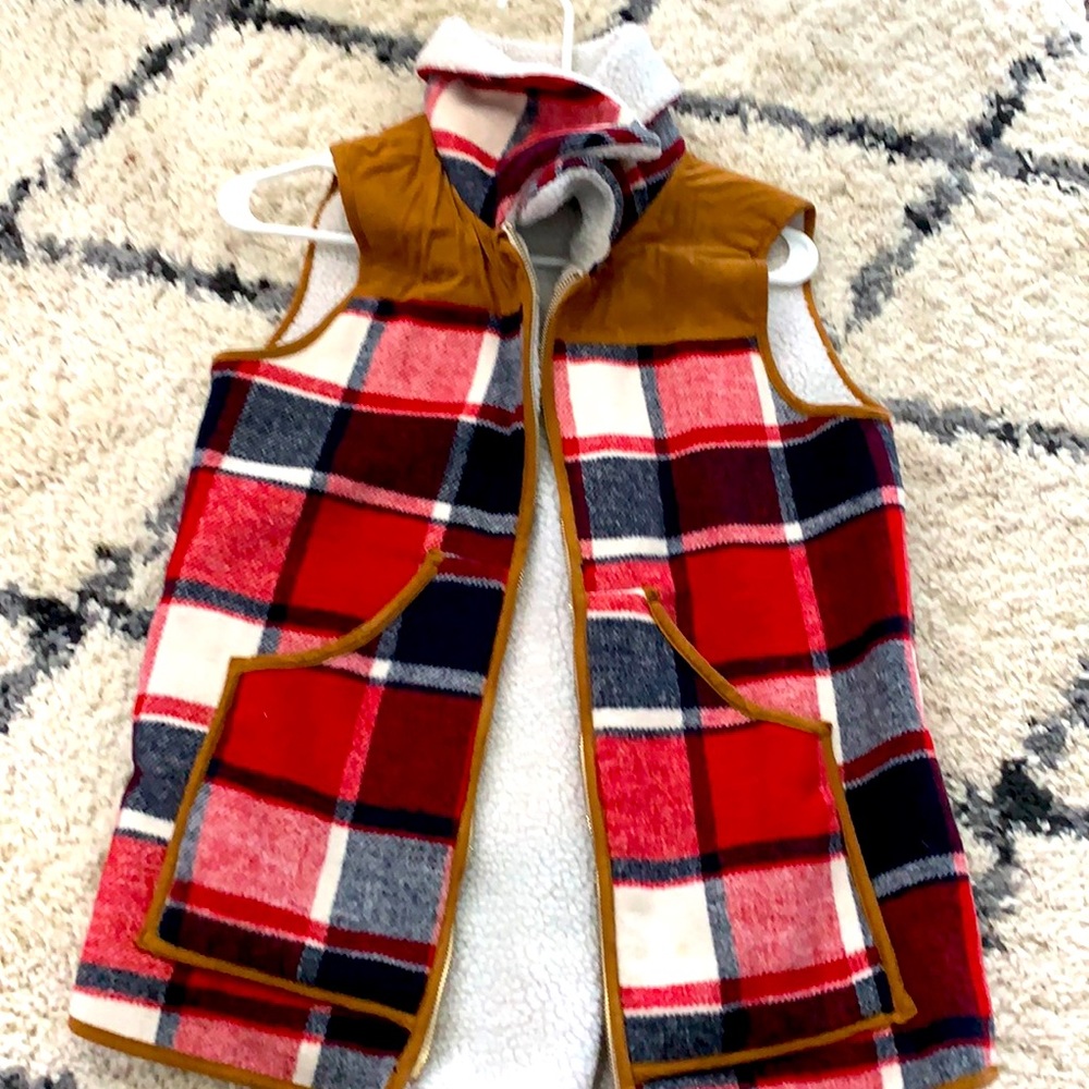 Plaid Vest Fleece size Large
